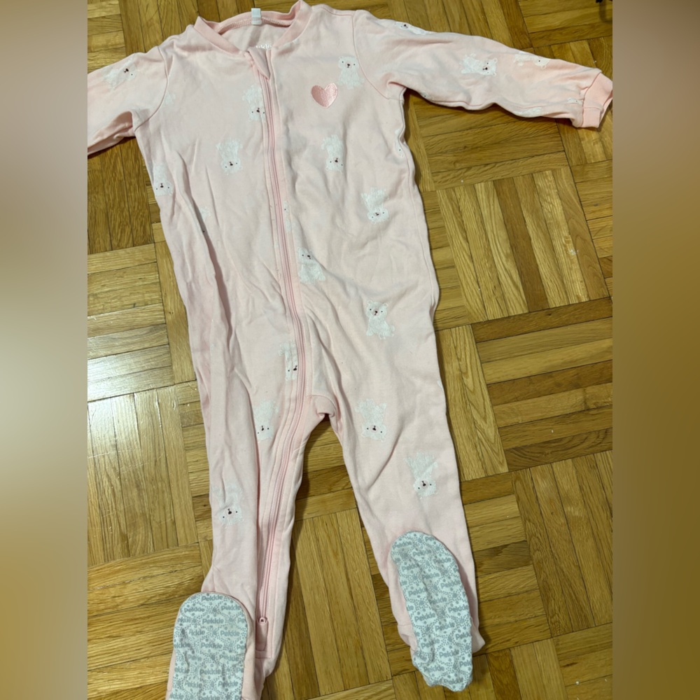 Pekkle White Teddy bear print pajamas 24 months